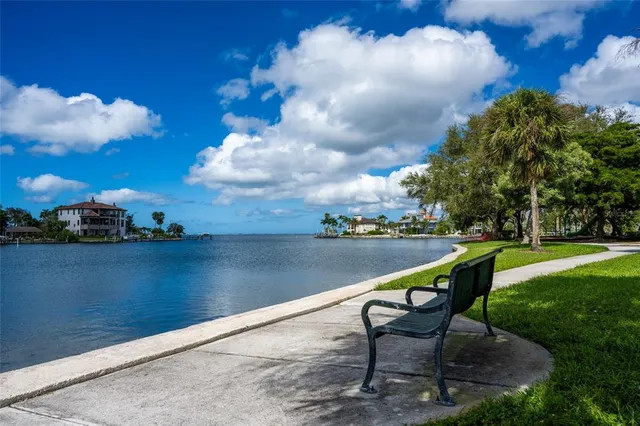 $399,999 | 747 42nd Street, Sarasota, FL 34234