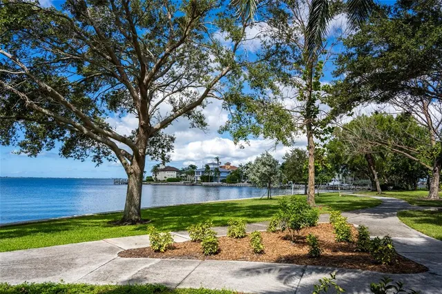 $399,999 | 747 42nd Street, Sarasota, FL 34234