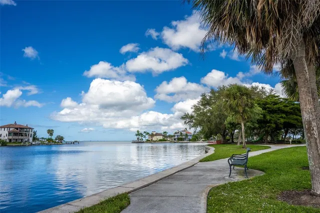 $399,999 | 747 42nd Street, Sarasota, FL 34234