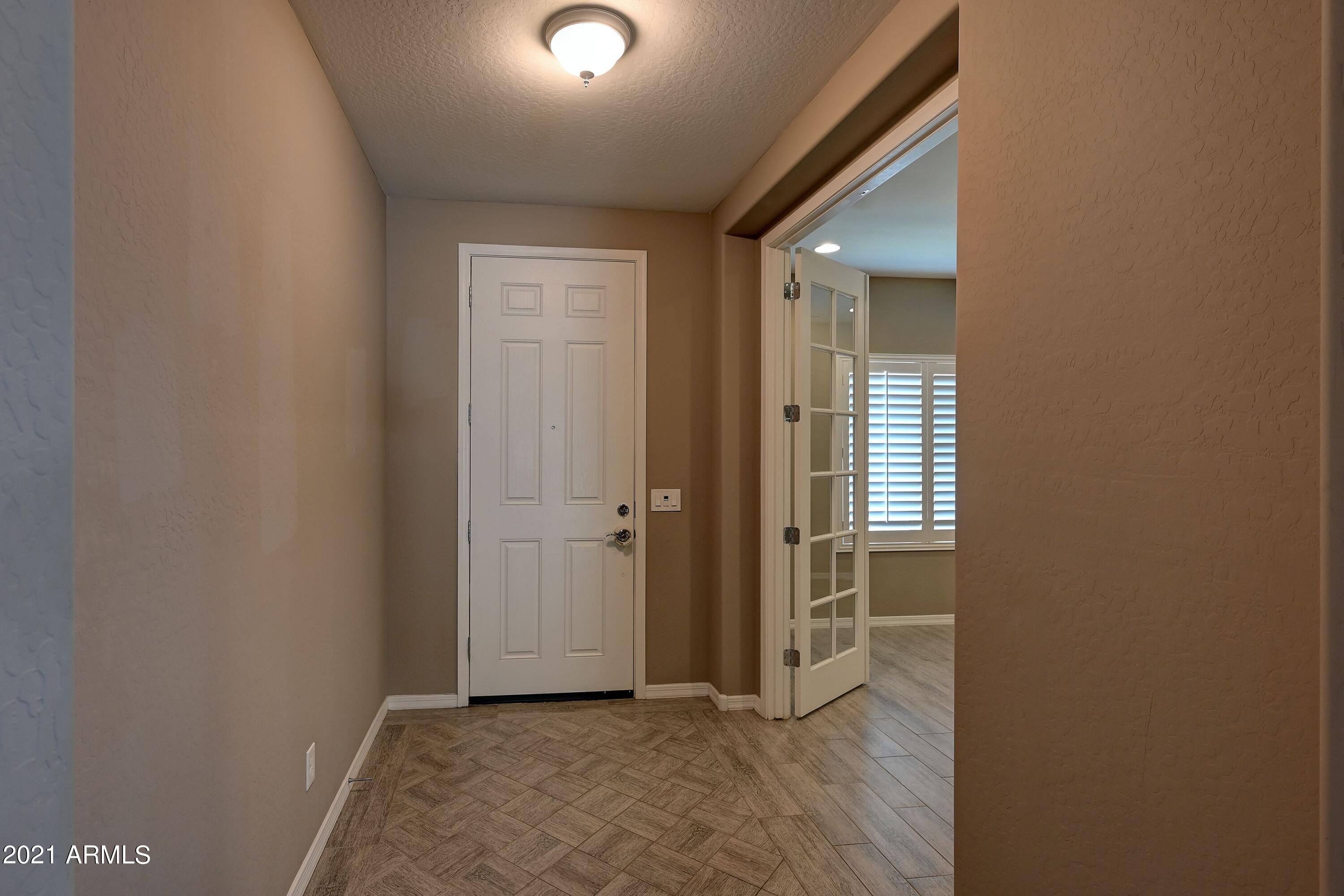 2624 West Rabjohn Road Phoenix, AZ 85085 - Photo 3 of 29 feureisen-entry foyer