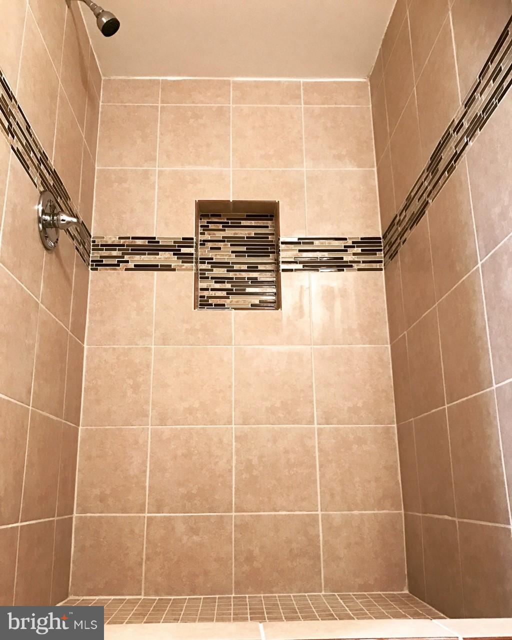 11803 Dewey Road Silver Spring, MD 20906 - Photo 12 of 23 Bath