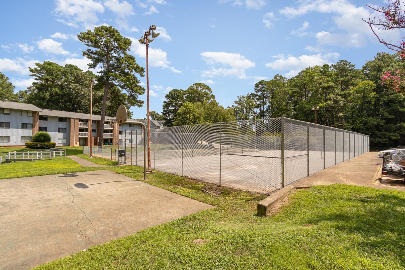 1130 Schaub Drive, Unit C Raleigh, NC 27606 - Photo 23 of 25 a view of a backyard