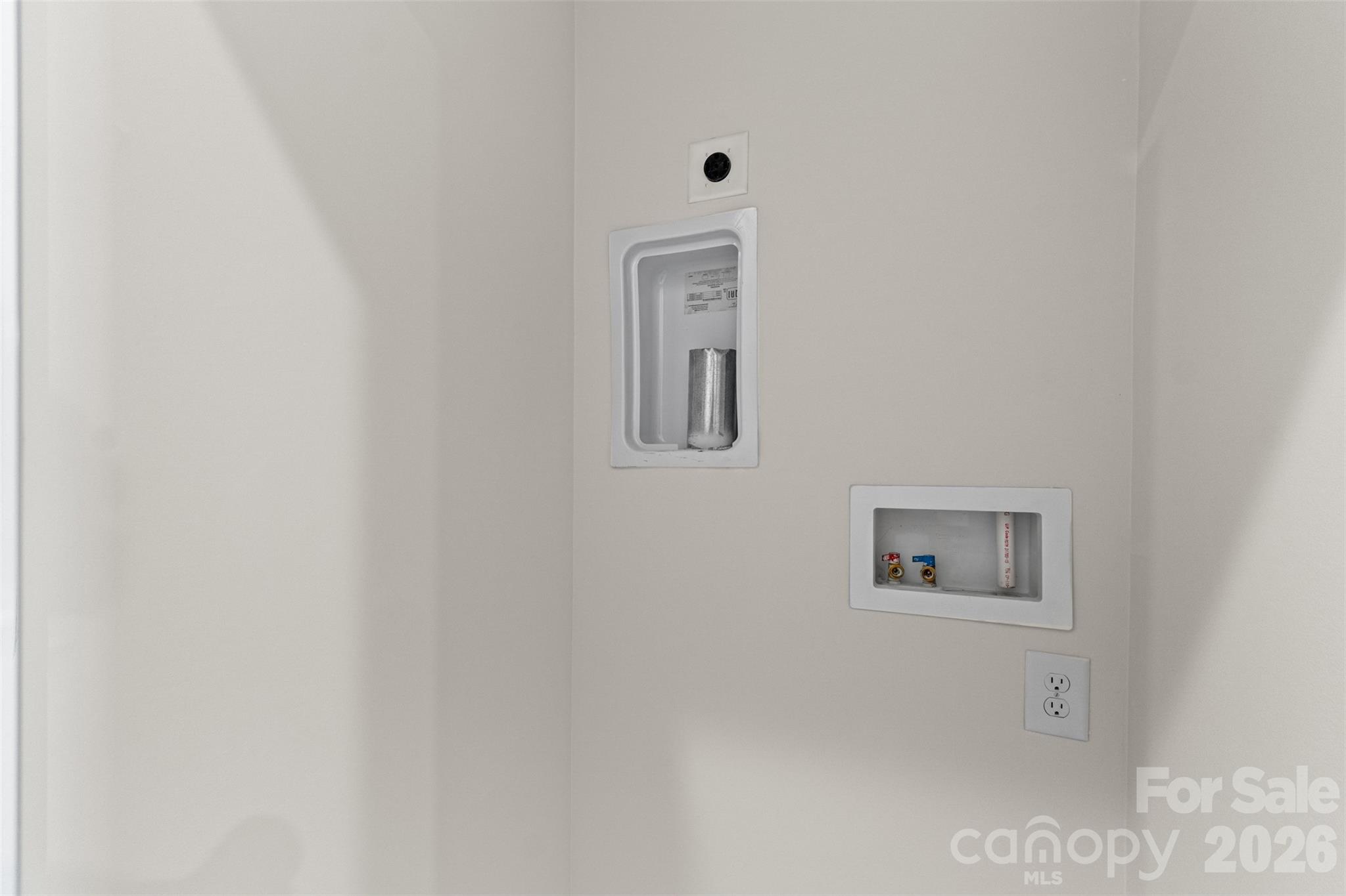 3645 South Tryon Street Charlotte, NC 28217 - Photo 34 of 45 a picture of a wall with a white wall