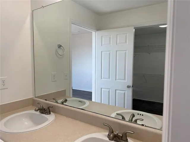 $2,000 | 5721 Bentgrass Drive, Unit 20202, Sarasota, FL 34235