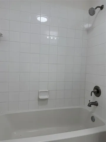 $2,000 | 5721 Bentgrass Drive, Unit 20202, Sarasota, FL 34235