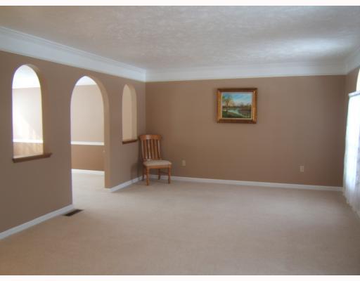 540 Center New Texas Road Plum, PA 15239 - Photo 5 of 18 Living Room. Formal livingroom -- VERY large room with tasteful decor and color. Crown molding accents this nicely done room.