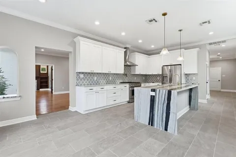 $524,500 | 329 Wilson Avenue, Lake Charles, LA 70601