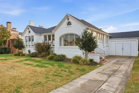 $524,500 | 329 Wilson Avenue, Lake Charles, LA 70601