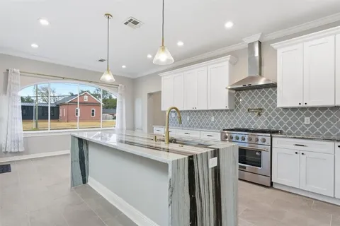 $524,500 | 329 Wilson Avenue, Lake Charles, LA 70601