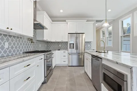 $524,500 | 329 Wilson Avenue, Lake Charles, LA 70601