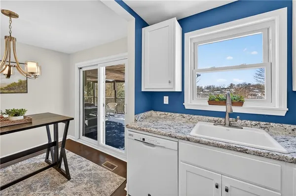 $320,000 | 19 Locust Lane, Upper St. Clair, PA 15241