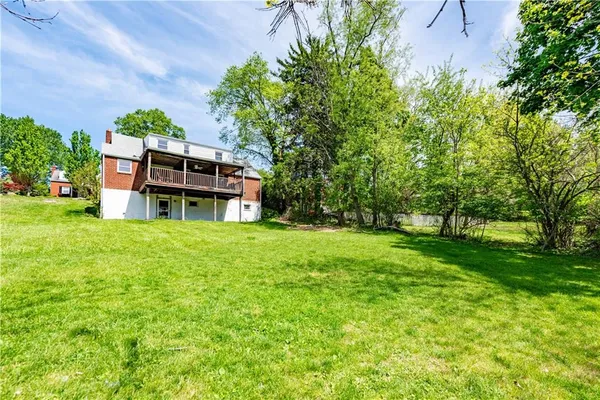 $320,000 | 19 Locust Lane, Upper St. Clair, PA 15241