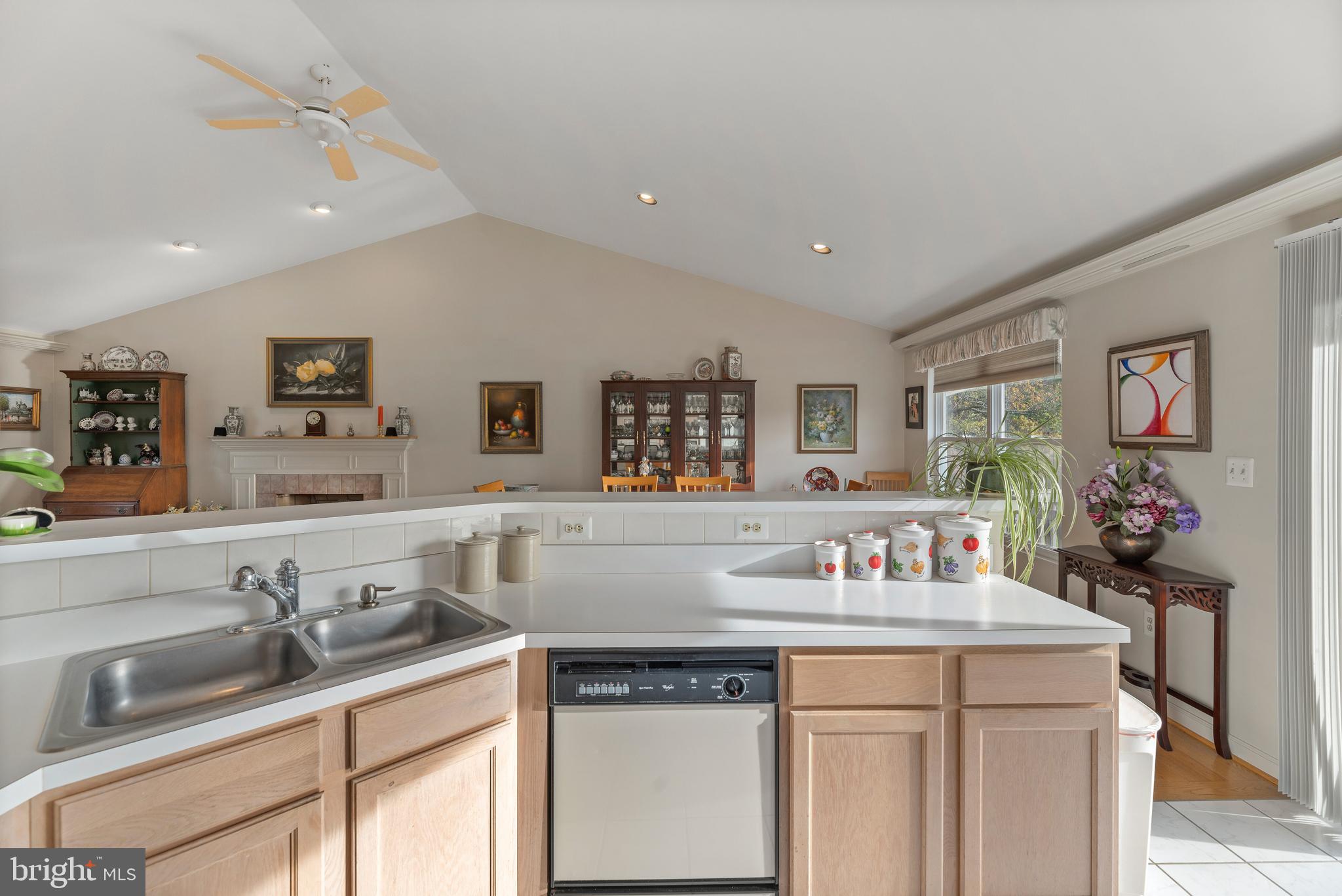 4930 Damascus Road Gaithersburg, MD 20882 - Photo 16 of 52 Kitchen w/Great Flow for Meal Prep