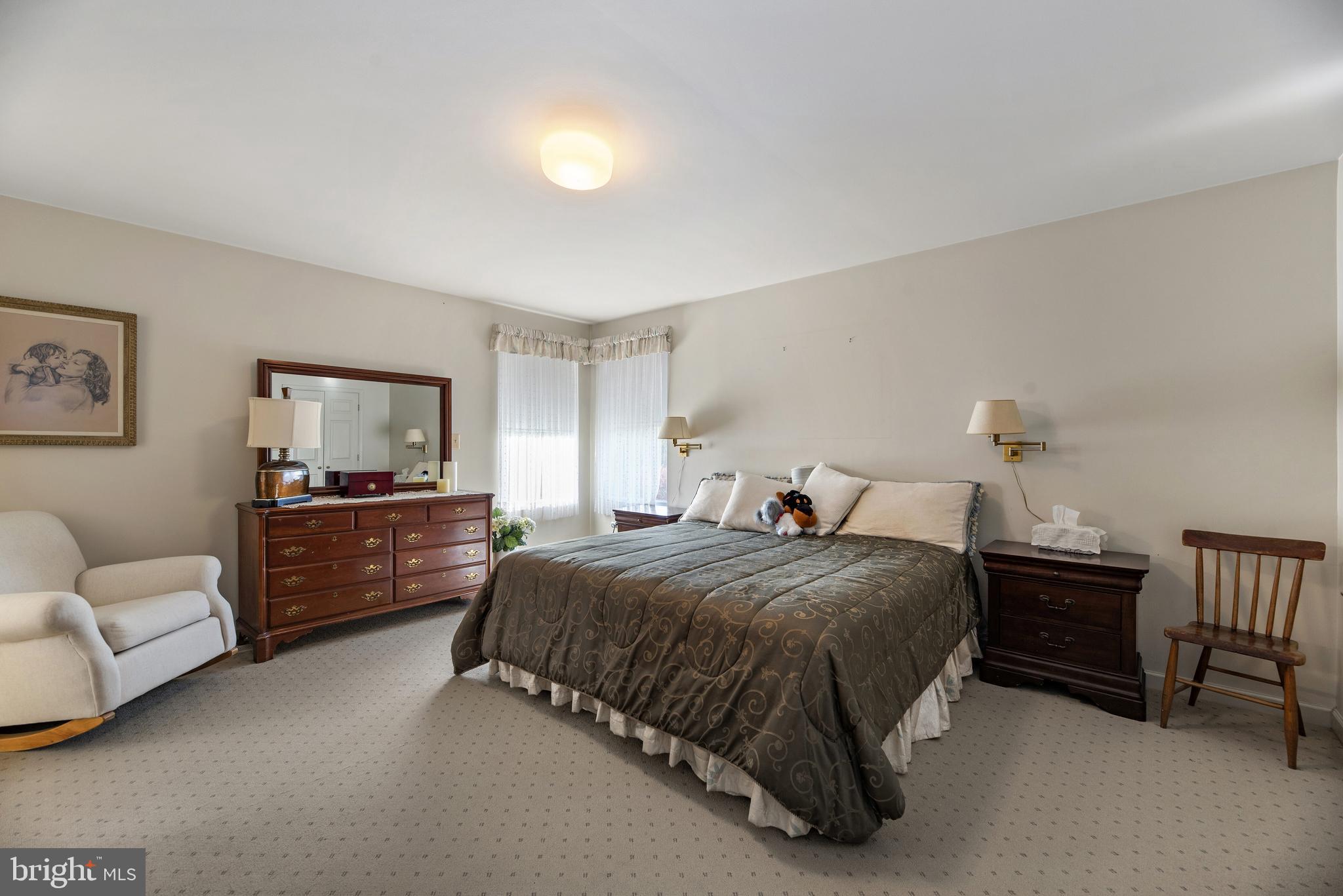 4930 Damascus Road Gaithersburg, MD 20882 - Photo 17 of 52 Spacious Owner's Suite, Corner Window