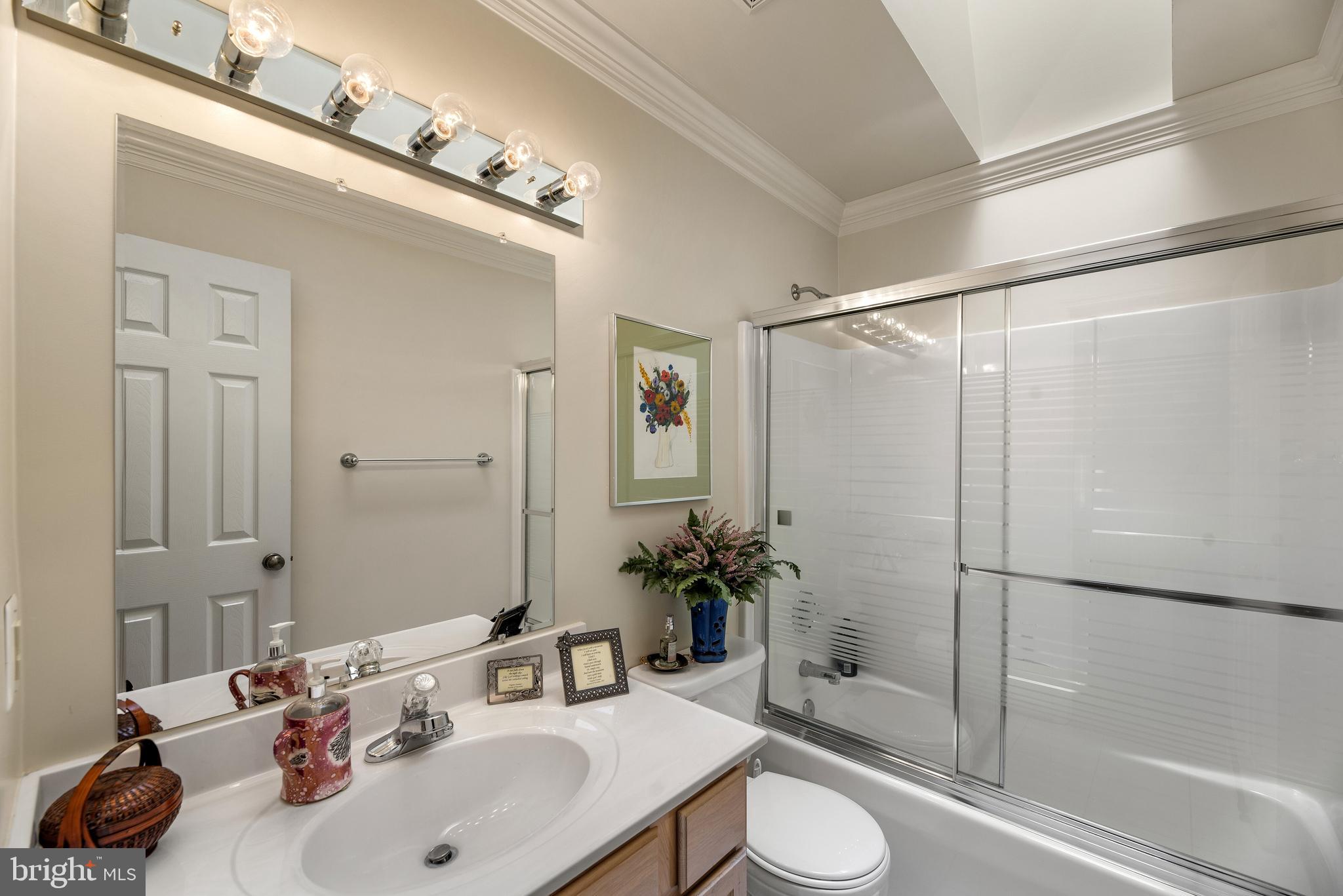 4930 Damascus Road Gaithersburg, MD 20882 - Photo 25 of 52 Hall Full Bath