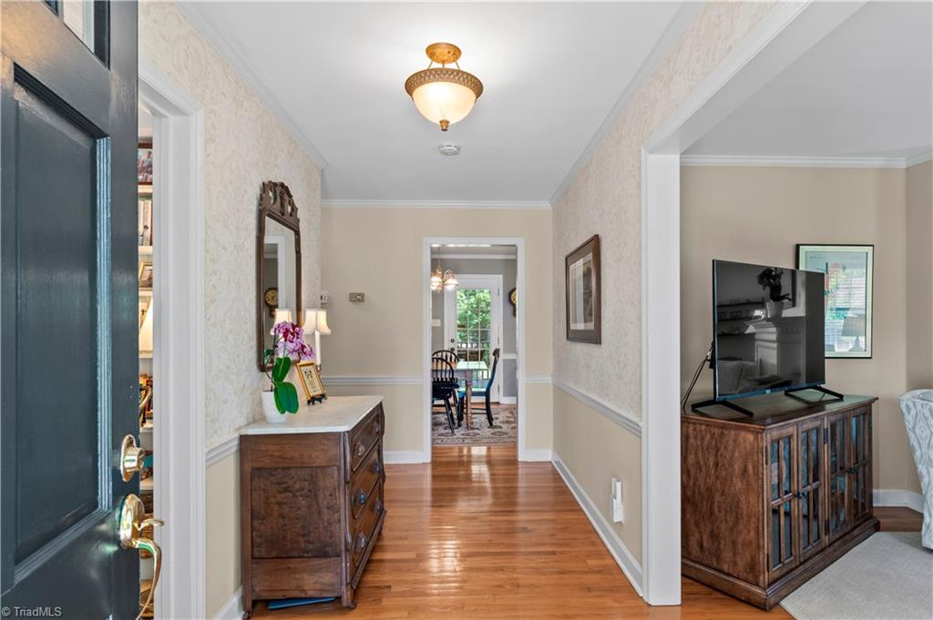 216 South Avalon Road Winston-Salem, NC 27104 - Photo 6 of 47