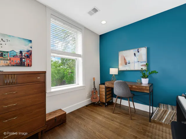 $495,000 | 3903 North Seeley Avenue, Unit 3, Chicago, IL 60618