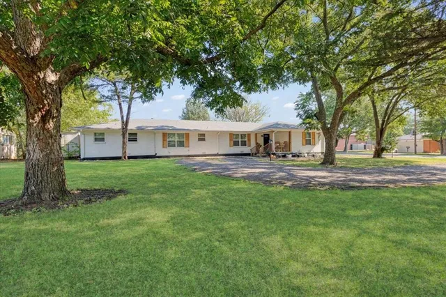 $355,000 | 501 West Bells Boulevard, Bells, TX 75414