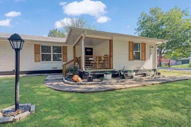 $355,000 | 501 West Bells Boulevard, Bells, TX 75414