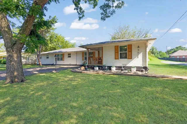 $355,000 | 501 West Bells Boulevard, Bells, TX 75414