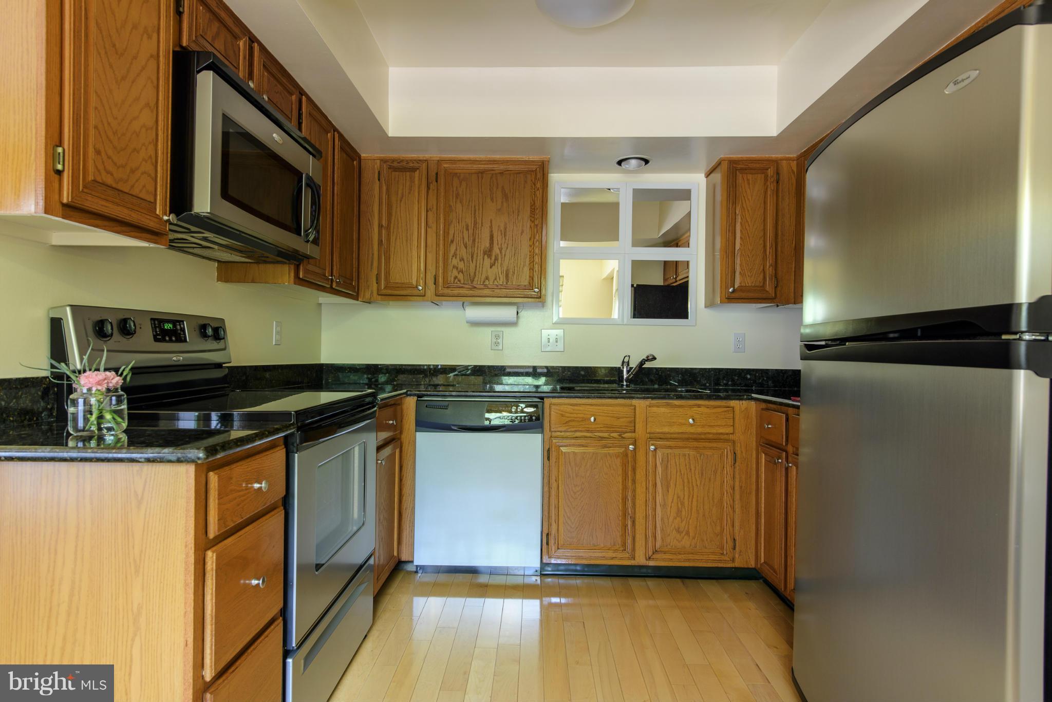 306 Leafcup Road Gaithersburg, MD 20878 - Photo 9 of 24 Kitchen