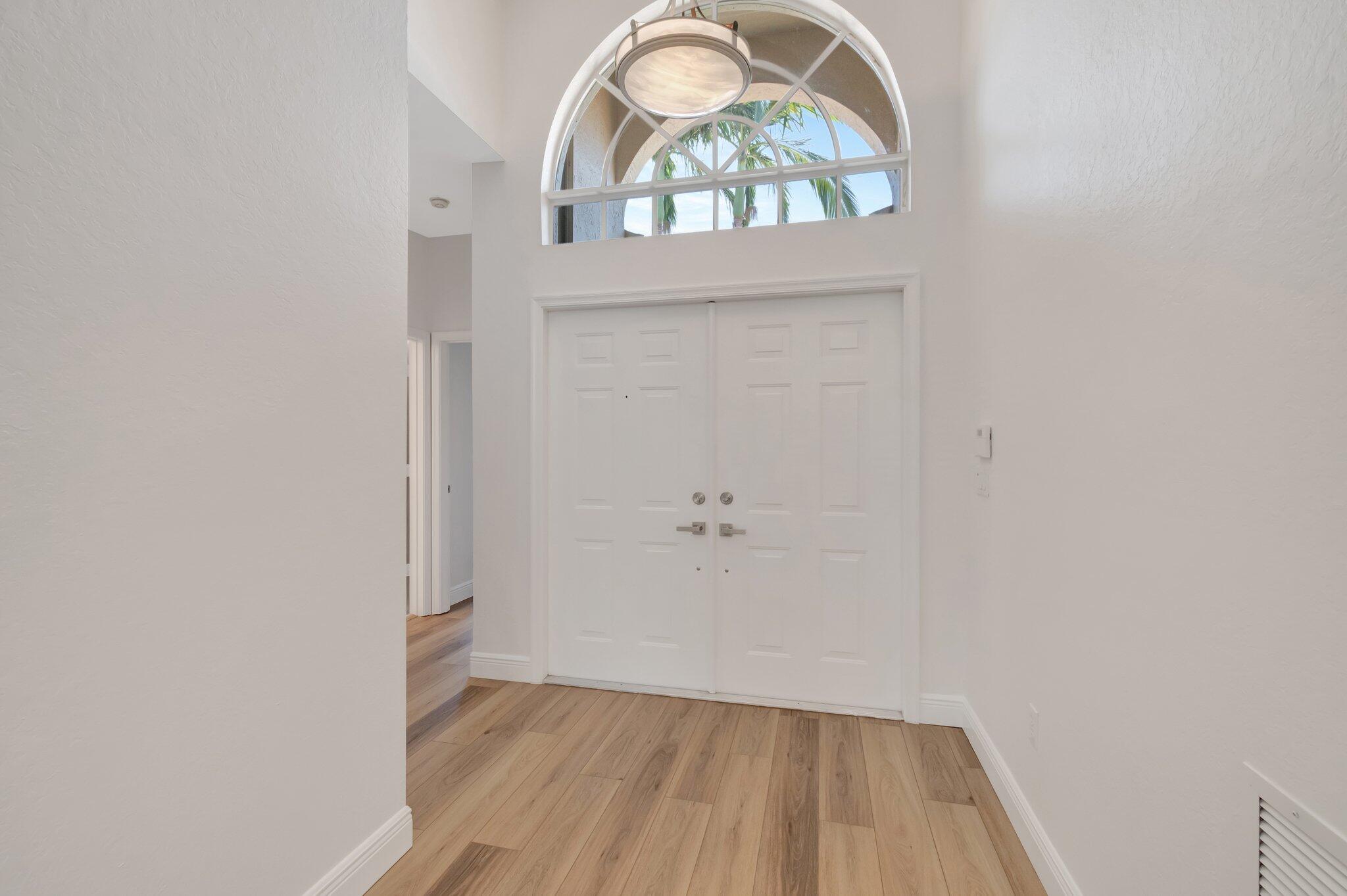 7575 Doubleton Drive Delray Beach, FL 33446 - Photo 4 of 47 Foyer