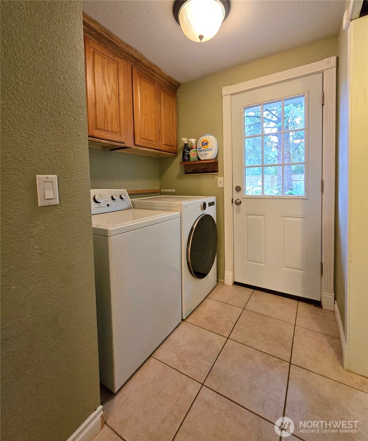15 Kellogg Road Clallam Bay, WA 98326 - Photo 24 of 27 a utility room with dryer and washer