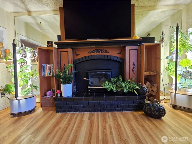 a view of a entryway door of the house
