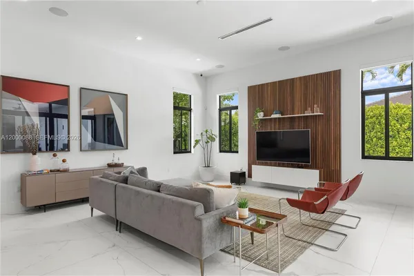 $2,860,000 | 10251 Southwest 136th Street, Miami, FL 33176