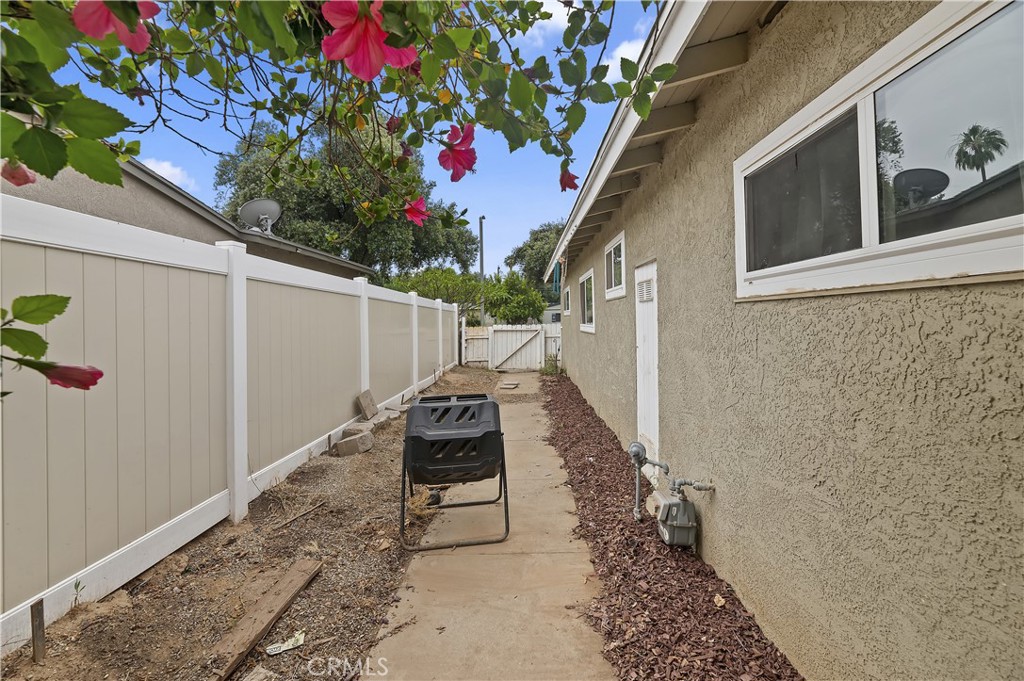 3075 Ronald Street Riverside, CA 92506 - Photo 29 of 30 a backyard of a house with seating space