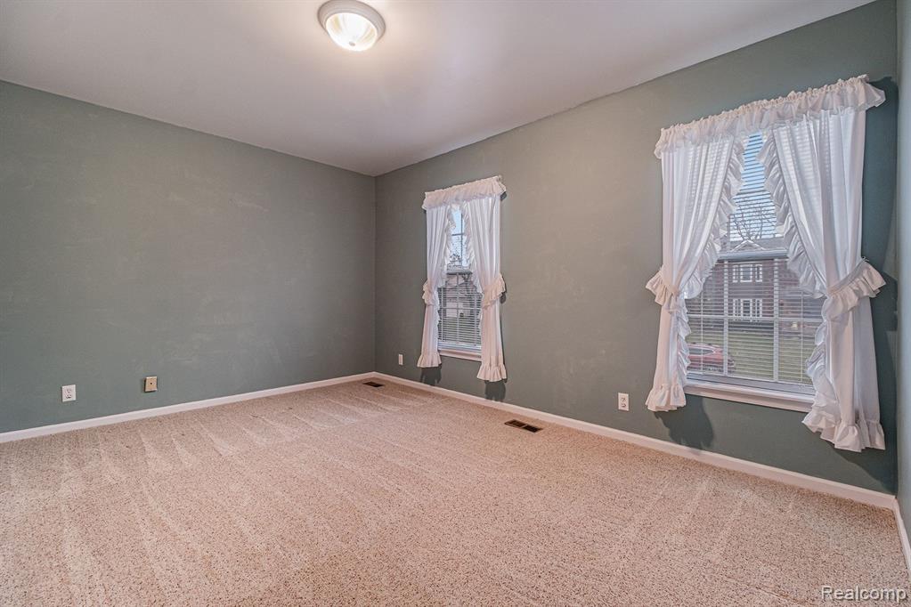 822 Augusta Drive Rochester Hills, MI 48309 - Photo 29 of 35