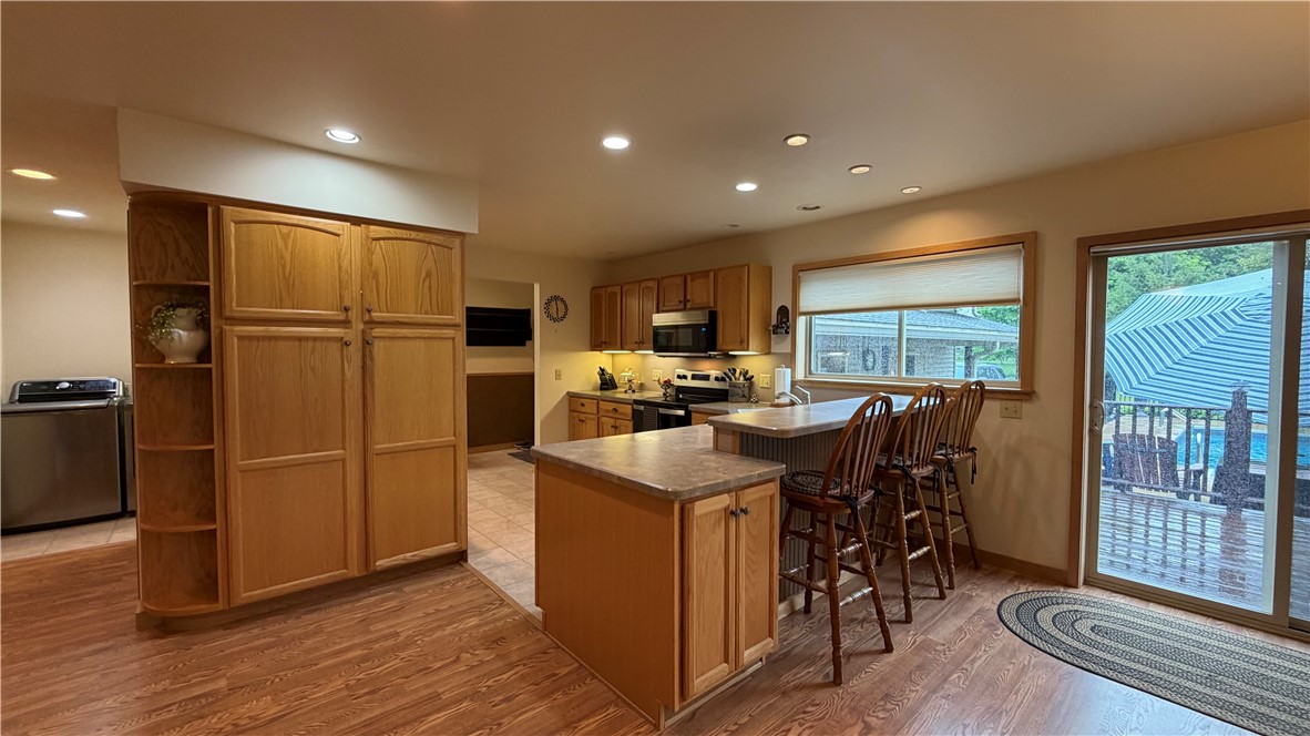 4707 Cotton Hanlon Road Montour, NY 14869 - Photo 10 of 35 Breakfast Bar