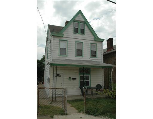 Exterior Front. Front view w/ fenced yard