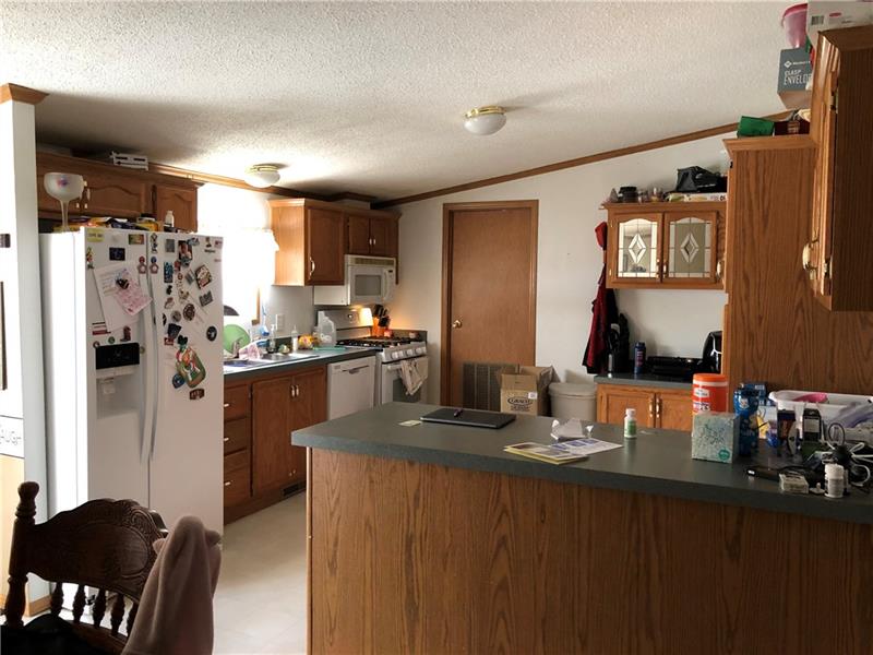174 Sutherland Road Grove City, PA 16127 - Photo 4 of 18