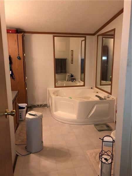174 Sutherland Road Grove City, PA 16127 - Photo 9 of 18 Master Bath