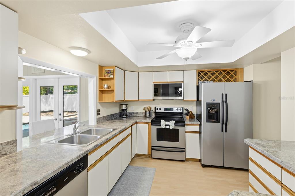 1908 49th Street West Bradenton, FL 34209 - Photo 13 of 44