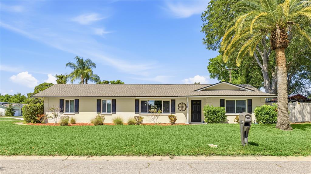 1908 49th Street West Bradenton, FL 34209 - Photo 5 of 44
