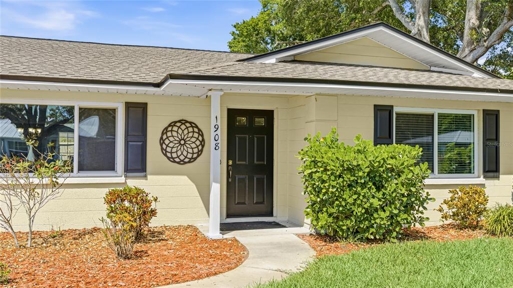 1908 49th Street West Bradenton, FL 34209 - Photo 6 of 44
