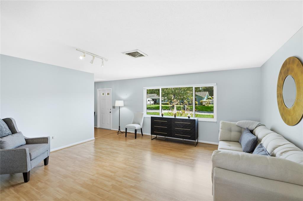 1908 49th Street West Bradenton, FL 34209 - Photo 10 of 44