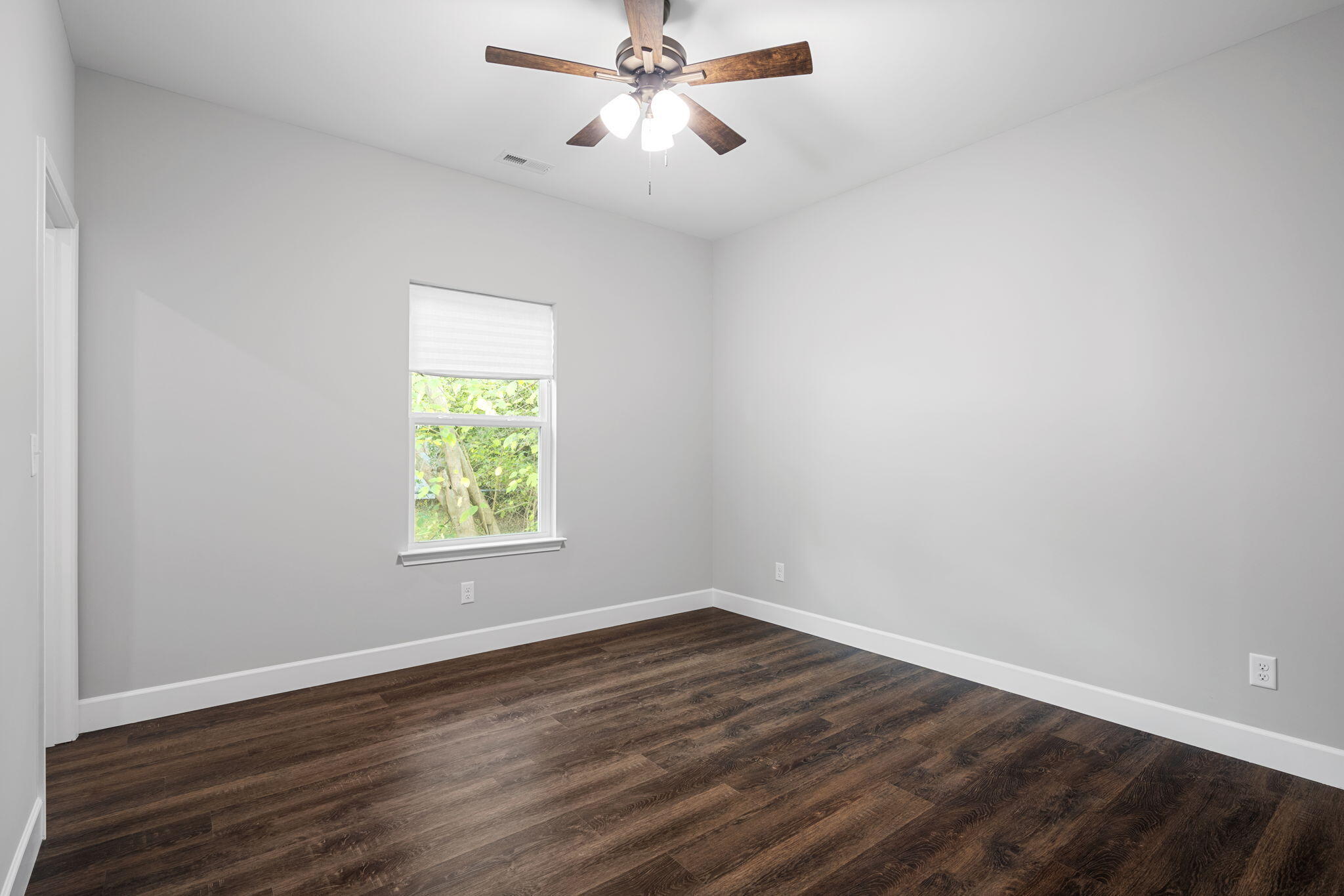 2116 Sharp Street Chattanooga, TN 37404 - Photo 15 of 27 7- 1 Bedroom 2 Door View