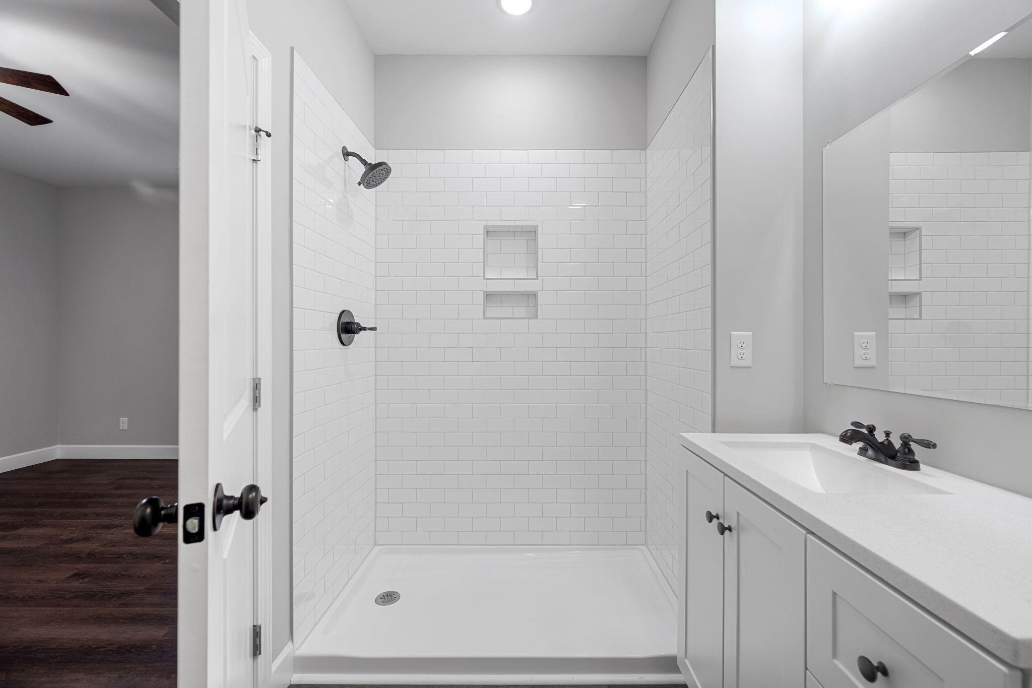 2116 Sharp Street Chattanooga, TN 37404 - Photo 22 of 27 8- 6 Primary Bath