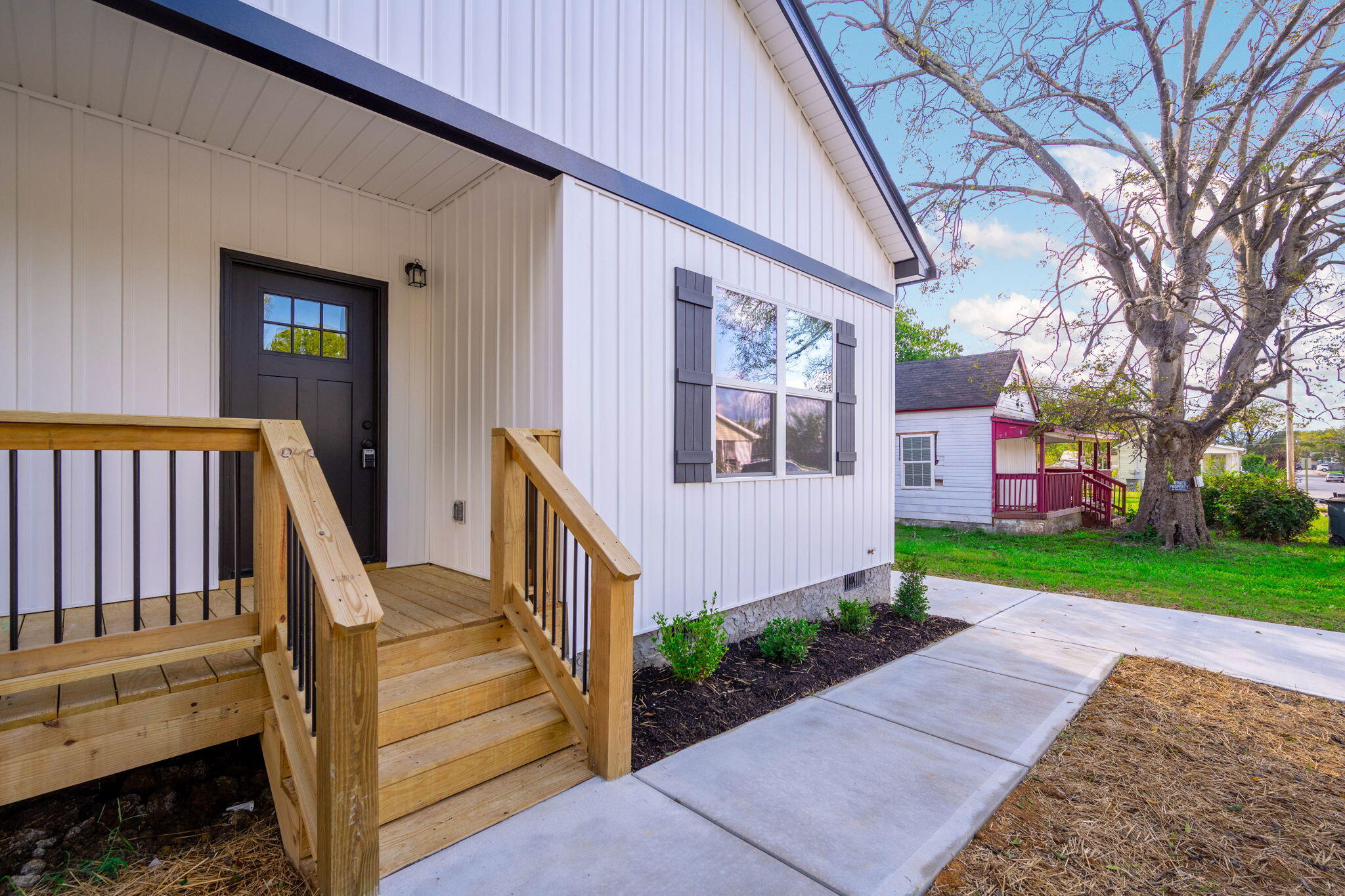 2116 Sharp Street Chattanooga, TN 37404 - Photo 27 of 27 13- Exterior Close Up