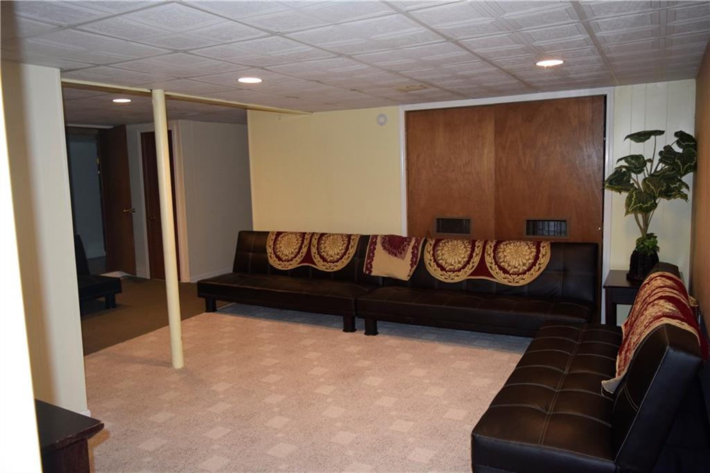 1005 Milton Road Castle Shannon, PA 15234 - Photo 14 of 23 Gallery Image 14