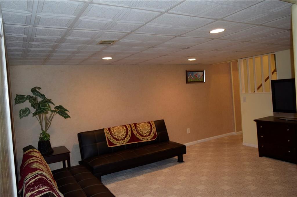 1005 Milton Road Castle Shannon, PA 15234 - Photo 15 of 23 Gallery Image 15