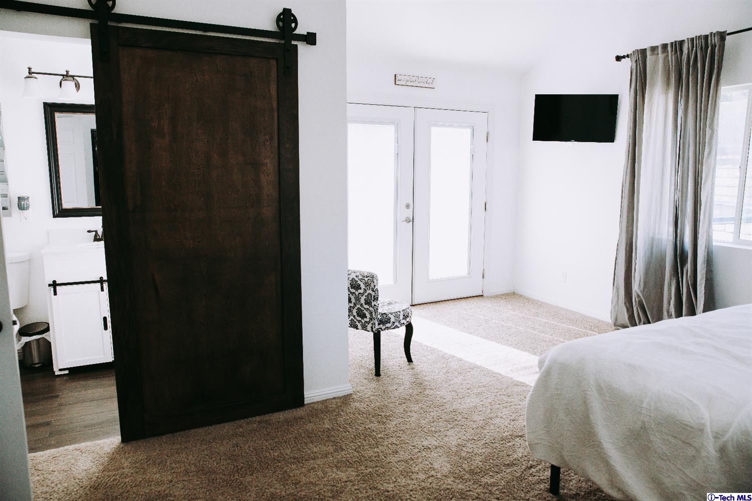 28521 Victoria Road Castaic, CA 91384 - Photo 12 of 36 Gallery Image 12