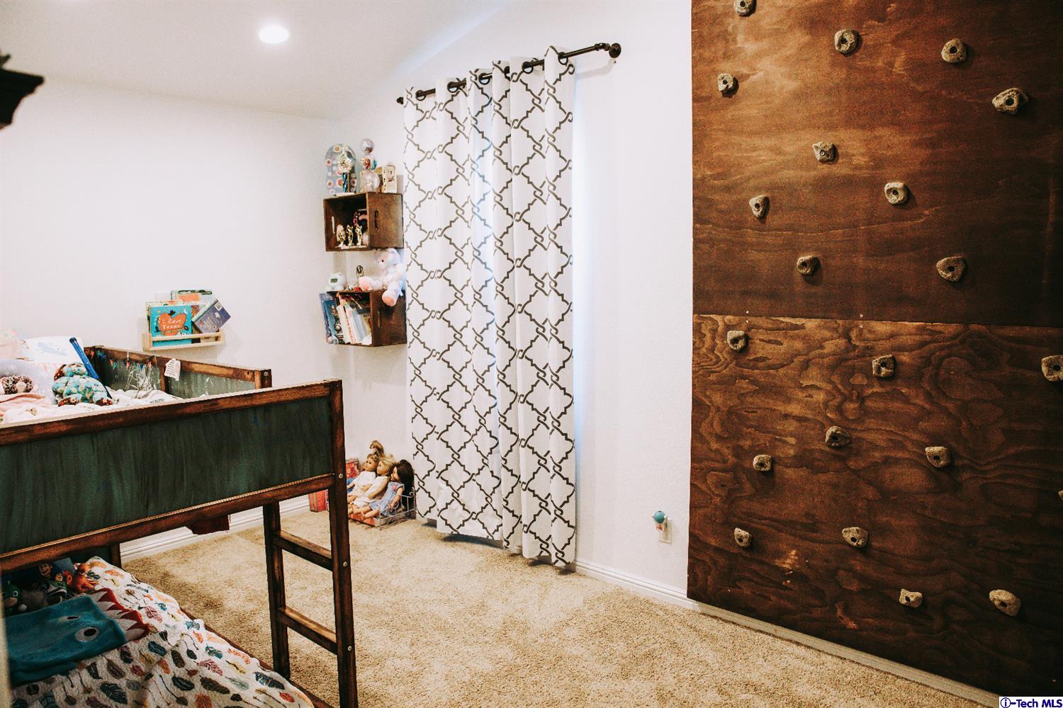 28521 Victoria Road Castaic, CA 91384 - Photo 23 of 36 Gallery Image 23