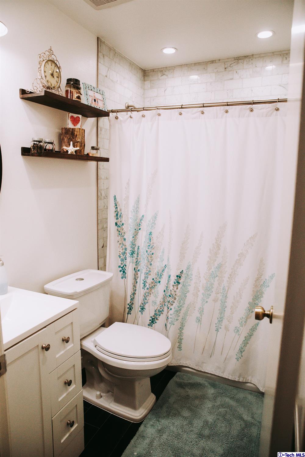 28521 Victoria Road Castaic, CA 91384 - Photo 27 of 36 Gallery Image 27