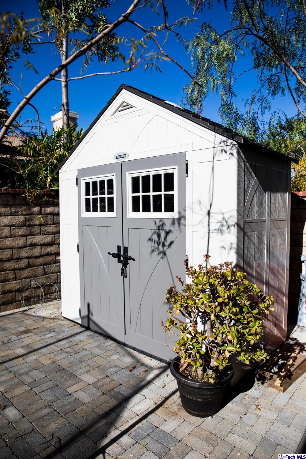 28521 Victoria Road Castaic, CA 91384 - Photo 34 of 36 Gallery Image 34