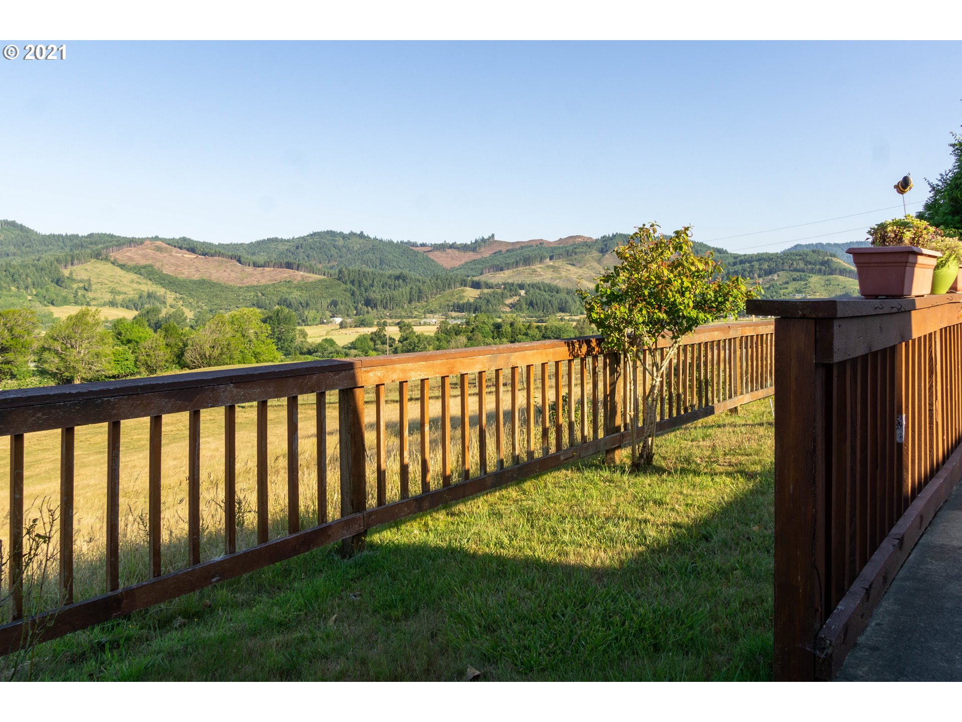 52816 Old Broadbent Road Myrtle Point, OR 97458 - Photo 25 of 31 Gallery Image 25