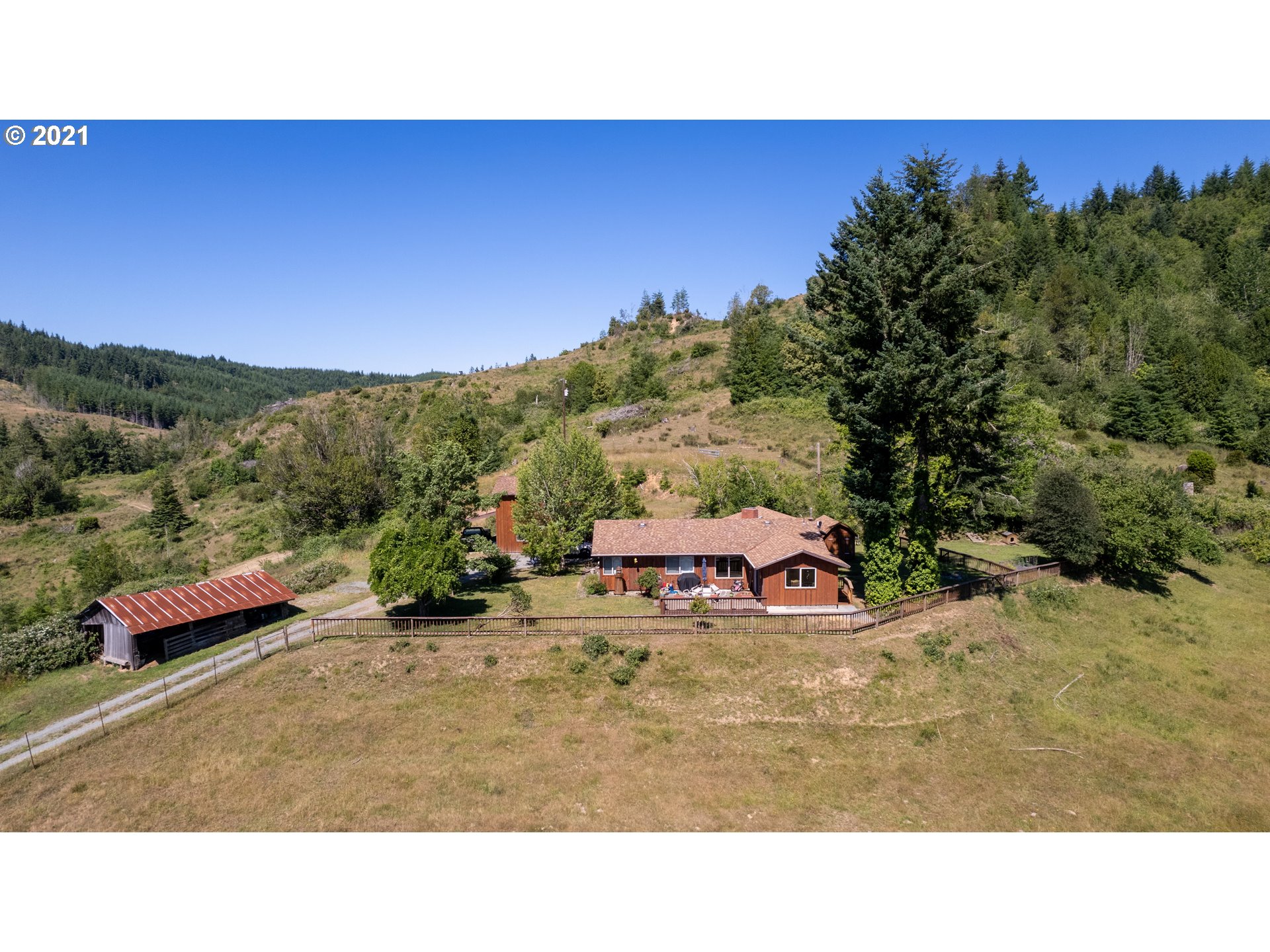 52816 Old Broadbent Road Myrtle Point, OR 97458 - Photo 4 of 31 Gallery Image 4